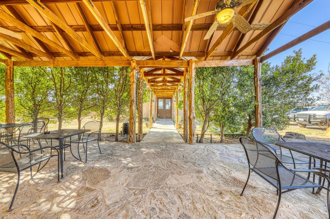 The Pecan @ Mendelbaum Winery Guest Cabins Villa Fredericksburg Eksteriør billede
